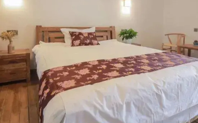 Aiqinhai Guesthouse