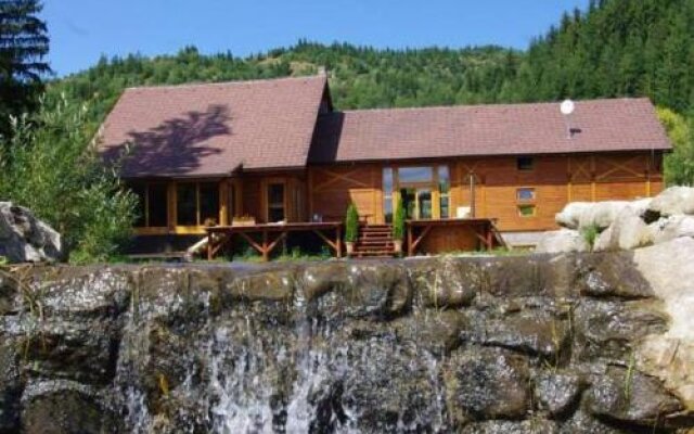 Crossline Lodge in Gheorgheni, Romania from 81$, photos, reviews - zenhotels.com hotel front