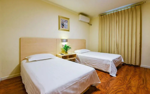 Jingcheng Business Hotel (Beijing Shilihe Metro Station)