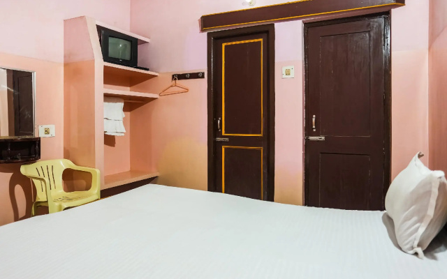 SPOT ON 43309 Indra Bhawan Lodge