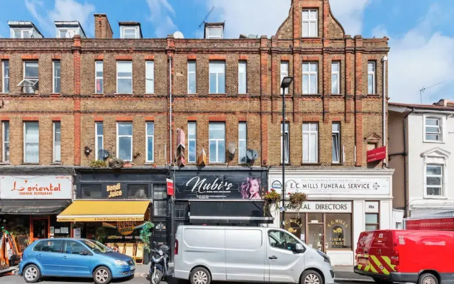 City Apartment - Sleeps 4 & Free Parking