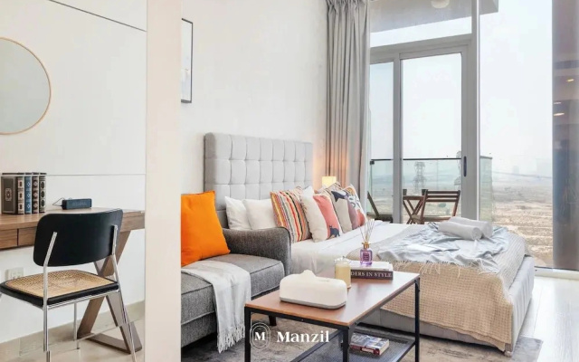Manzil - Sleek Studio with Pool in JVC