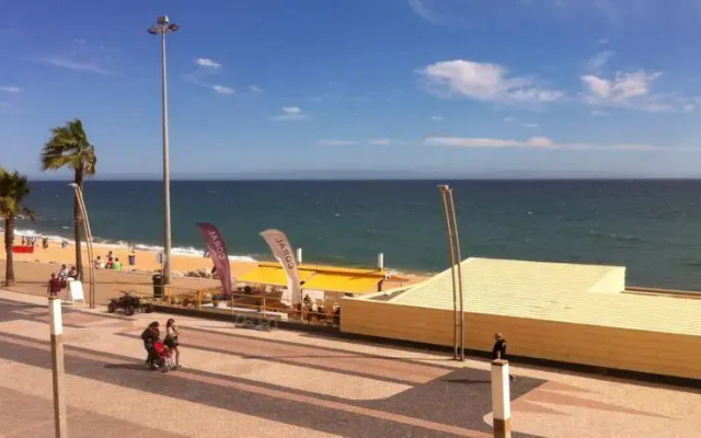 Beachfront Quarteira 3