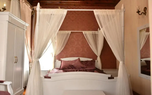 Augustus Boutique Hotel