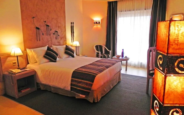 Ledger Plaza Hotel