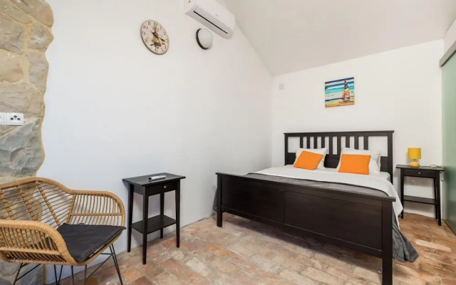 Amazing Home in Novalja With 5 Bedrooms and Wifi