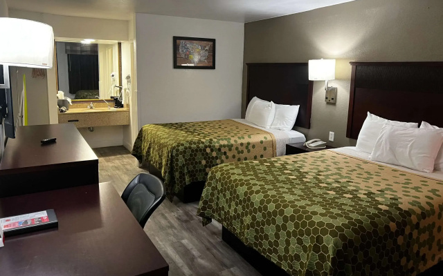 Econo Lodge Inn & Suites Macon North