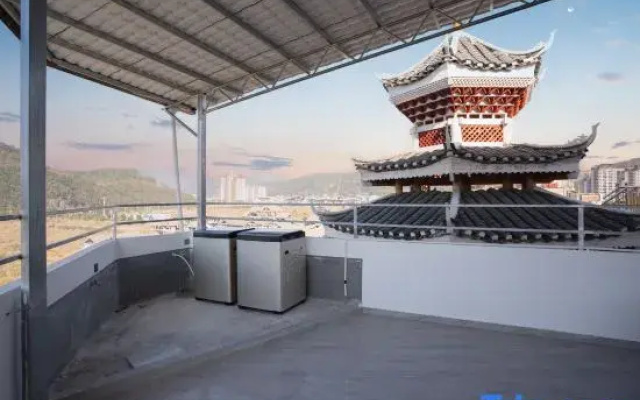 Jinyunge Hotel (Zhaoxing Congjiang High-Speed Railway Station)