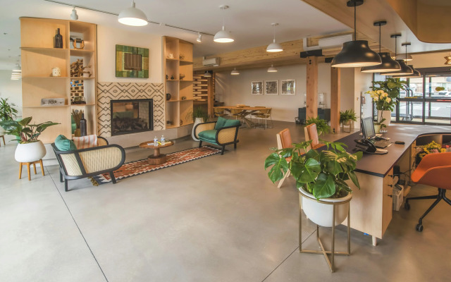 SaltLine Hotel