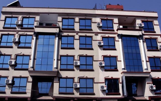 Отель Peak Point Hotel Непал, Катманду - отзывы, цены и фото номеров - забронировать отель Peak Point Hotel онлайн вид на фасад