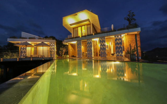 Seven Havens Residence