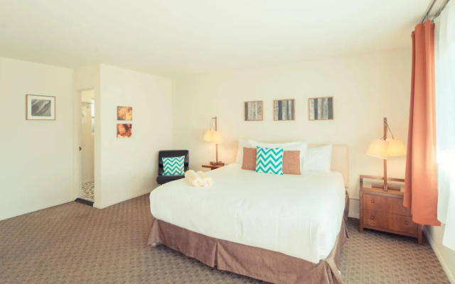The Skylark a Palm Springs Hotel