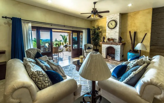 Spacious 4 Bachelor/ette W/free Cook: Finca Tezal