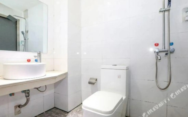 Chenxin Business Hotel