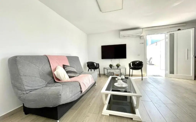 Two-Bedroom House 5, FreeWifi, AC, BBQ, Mountain View