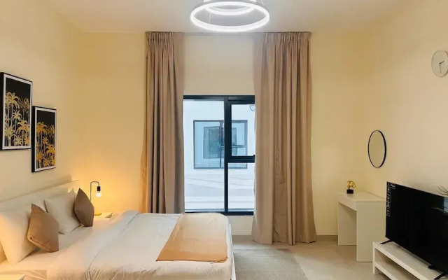 Palette Lavish Apartments At Concord Tower With Rooftop Pool