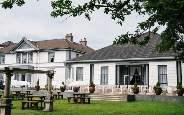 Room 9 - Manor Park Country House Wales