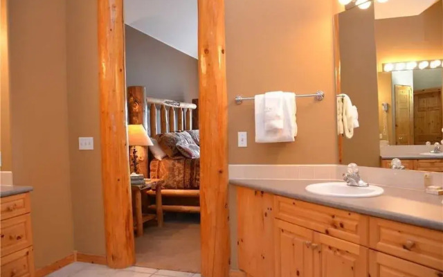 Elk Ridge Townhomes Unit 422 by RedAwning