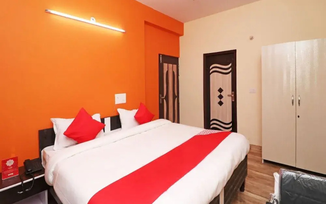 OYO 28366 Ram & Sons Residency