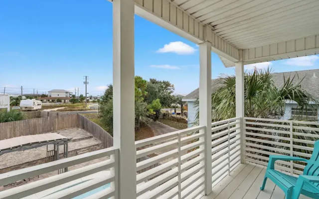 Spacious 4-bed, 3-bath Beach House Sleeps 12 for the Perfect Getaway
