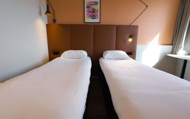 ibis Lyon Est Bron