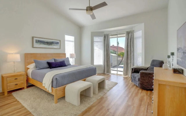 Pool + Lakefront: Upscale Glendale Getaway