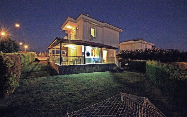 Family Friend Villa Pool 3b 1 Alacati Cesme