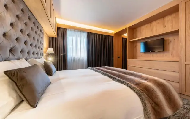 Lajadira Hotel & Spa