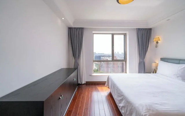Tyms Xintiandi Elegant 3BR 2BA APT