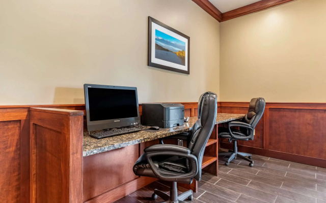 Comfort Suites Grand Rapids North