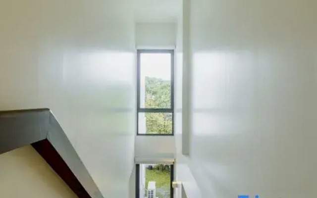 Niva Villa | Modern & Lake View near Phuket town