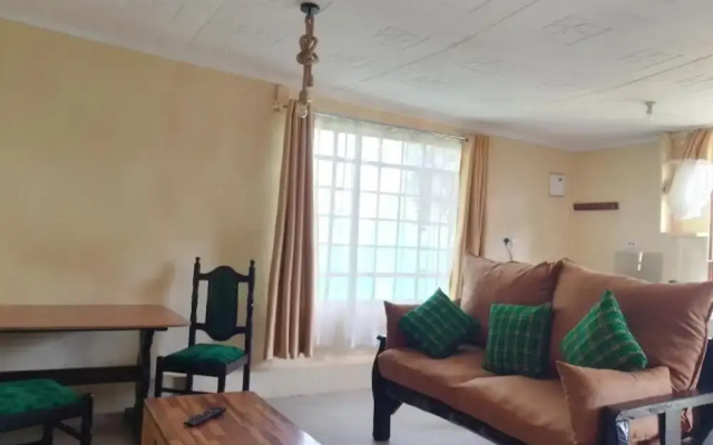 Wooden Knee cottages Nanyuki
