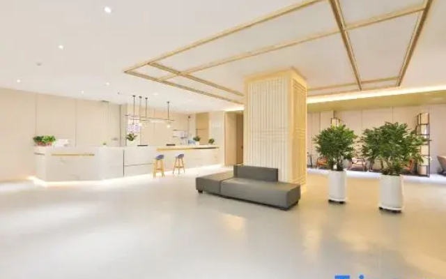 Qingfeng Hotel (Yanji Yanbian University West Market Branch)