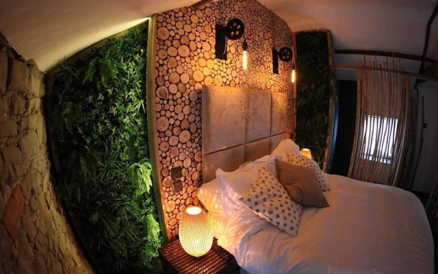 The Lodge Rooms
