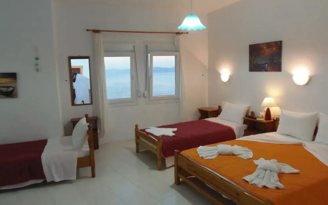Studios Milos Skopelos-Where the Sea Meets the Sky