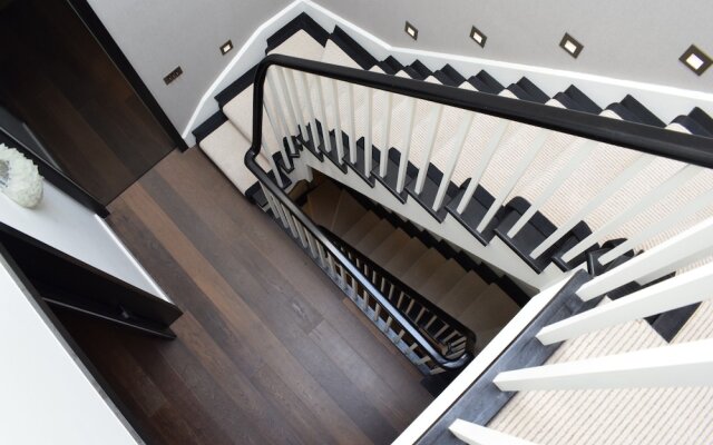 Отель Knightsbridge 3 Bedroom House With Balcony Великобритания, Лондон - отзывы, цены и фото номеров - забронировать отель Knightsbridge 3 Bedroom House With Balcony онлайн вид на фасад