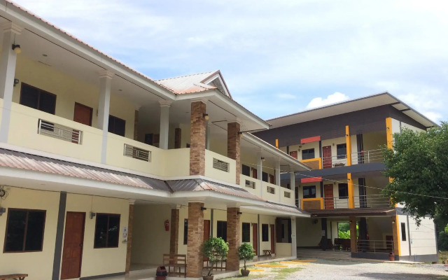 Thanakit Hotel