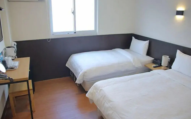 Cloud Haku Cozy Inn