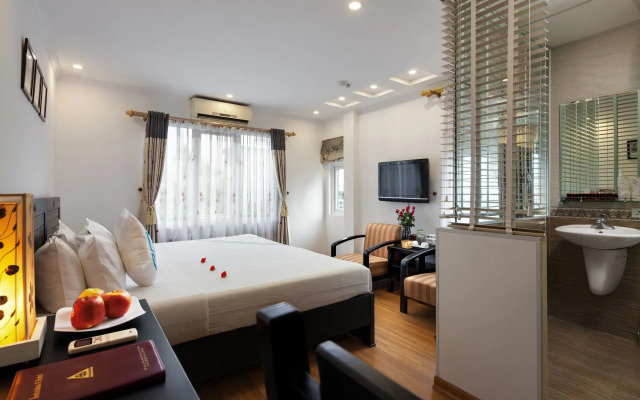 Hanoi Lake View Hotel & Travel