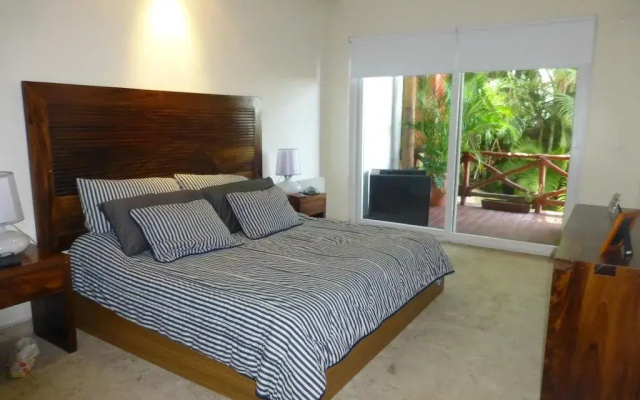 Pajaro de Fuego, Chelsea's Luxury Units