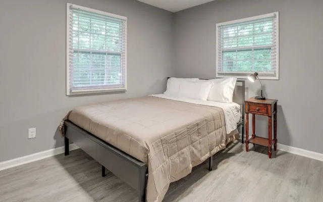 Modern Home w/ Yard Near ATL Attractions!