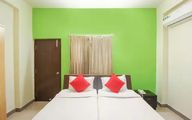 OYO 2006 Apartment Begumpet