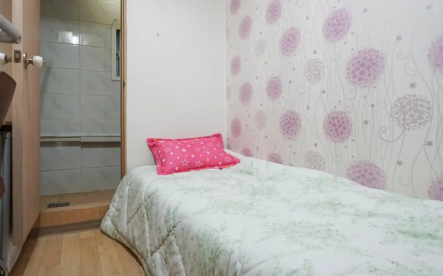 Coco Livingtel