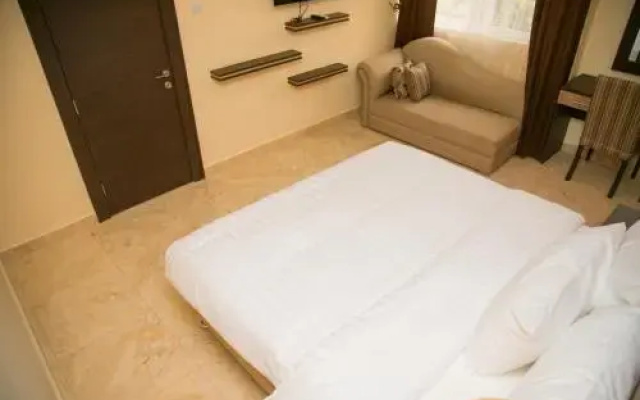 Consort Luxury Suites