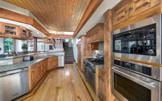 Boulder Ridge Lodge