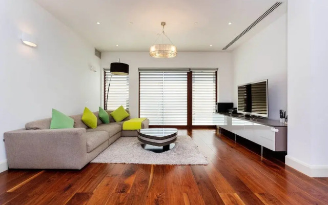 Wimbledon Deluxe House
