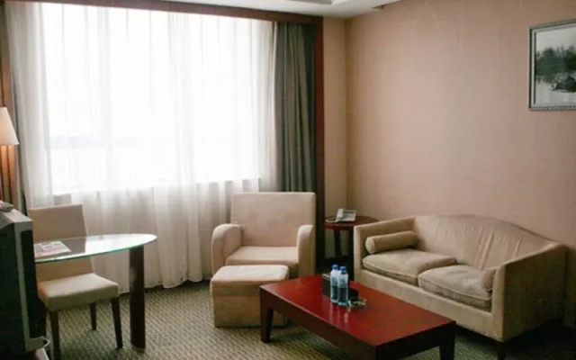 Huaqiao International Hotel