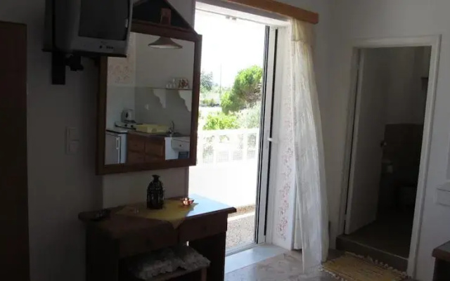 Agios Stefanos Studios & Apartments