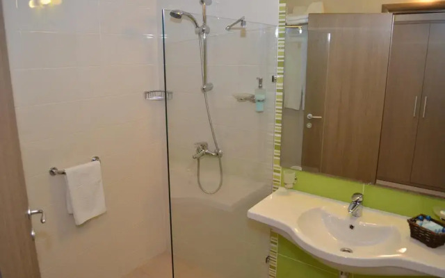 Aqua Nevis Hotel