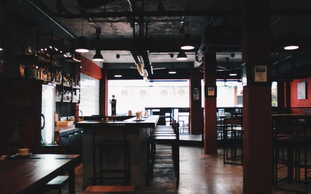 Henry's Hotel & Gastropub